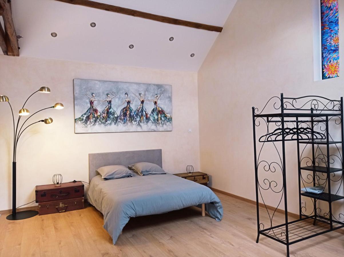 La Grange De Marie A St Angel - Magnifique Grange Renovee En Loft Pour 1 A 6 Pers Villa Saint-Angel  Exterior photo
