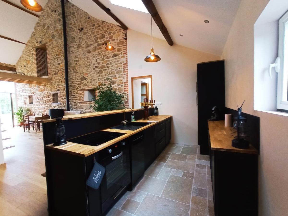 La Grange De Marie A St Angel - Magnifique Grange Renovee En Loft Pour 1 A 6 Pers Villa Saint-Angel  Exterior photo