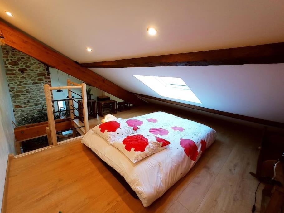 La Grange De Marie A St Angel - Magnifique Grange Renovee En Loft Pour 1 A 6 Pers Villa Saint-Angel  Exterior photo