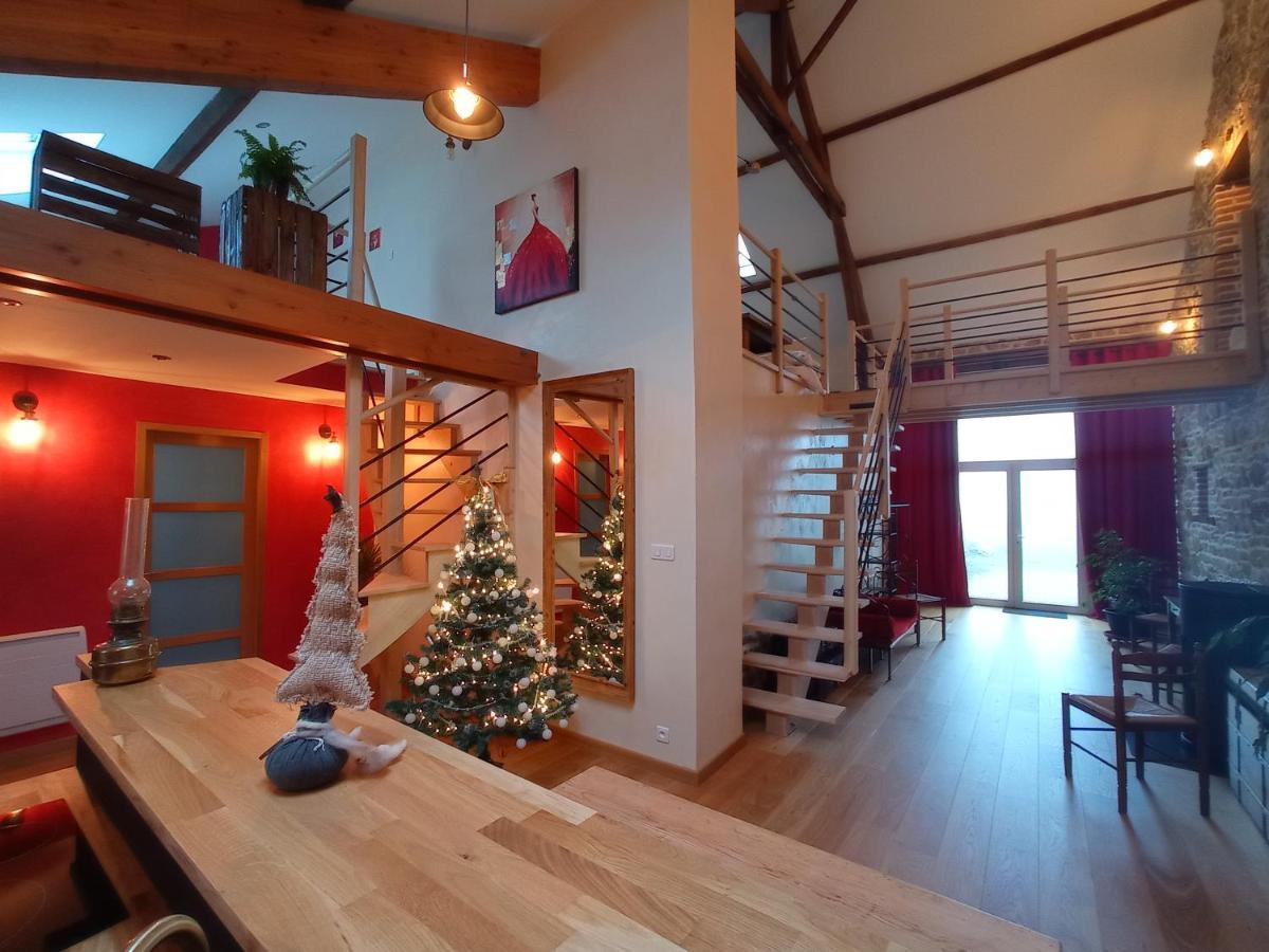La Grange De Marie A St Angel - Magnifique Grange Renovee En Loft Pour 1 A 6 Pers Villa Saint-Angel  Exterior photo